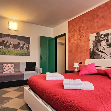 Отель Logicasa Residenza Aurora 3*